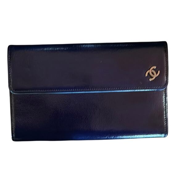 Authentic CC Chanel Electric Blue Patent Leather Trifold Snap Long Wallet EUC - Picture 1 of 8
